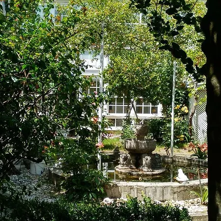 Pension-albergue Don Alvaro * Sarria