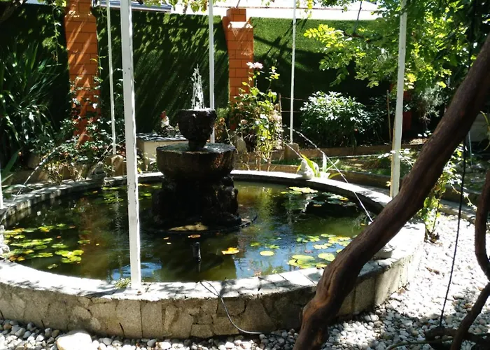 Pension-albergue Don Alvaro بيت شباب